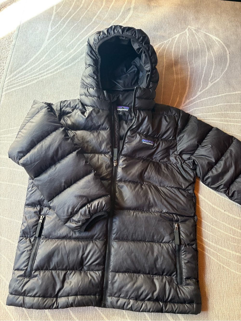 Patagonia hooded down sweater- hi loft- size 10- black- medium